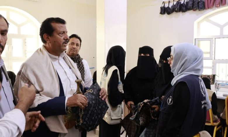 اختتام خمس دورات حرفية لـ 200 مستفيد في مأرب