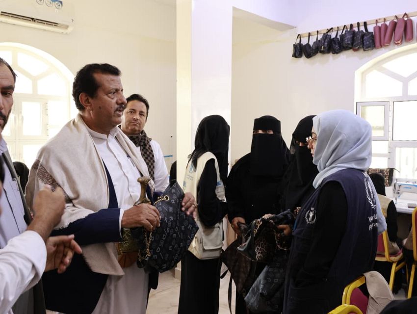 اختتام خمس دورات حرفية لـ 200 مستفيد في مأرب