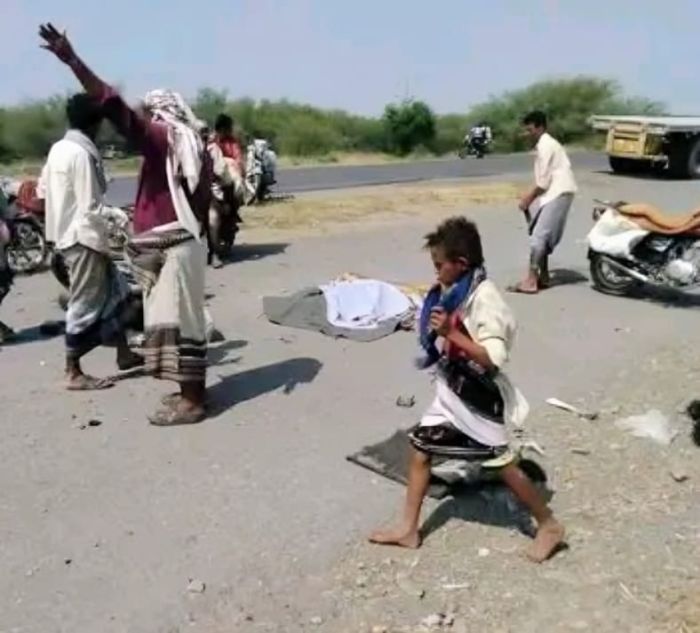 الحديدة.. طقم حوثي يدهس ثلاثة مدنيين في المنصورية ويتركهم للموت