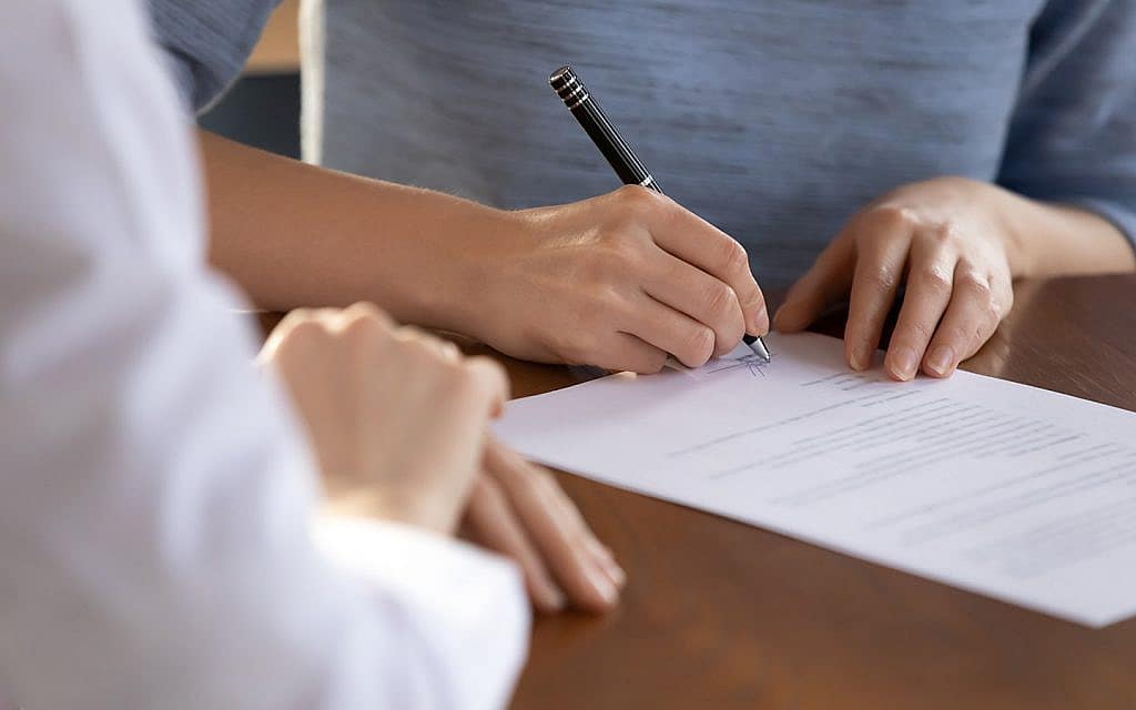 الحصول على نسخة من عقد الإيجار الشارقة