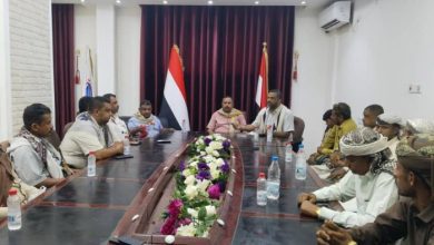 الزحزوح يلتقي مشايخ وأعيان عزلة الجمعة لمناقشة استكمال استعدادات إحياء الذكرى الثامنة لثورة 2 ديسمبر