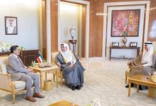 السفير بن سفاع يلتقي وزير شؤون الديوان الأميري ورئيس ديوان سمو ولي العهد الكويتي