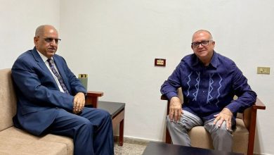 السفير ناشر يبحث مع مسؤول كوبي سبل تعزيز العلاقات الثنائية