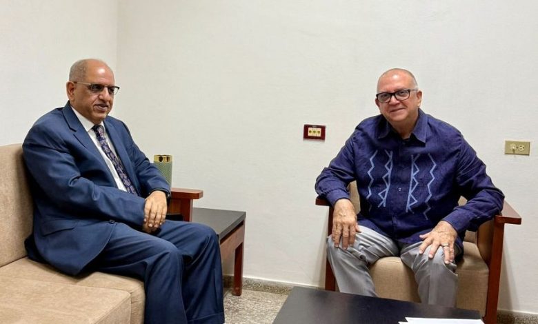 السفير ناشر يبحث مع مسؤول كوبي سبل تعزيز العلاقات الثنائية