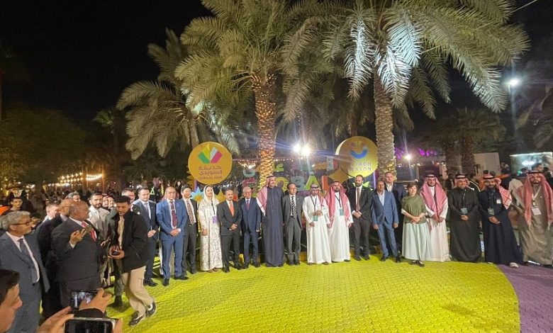 الشعيبي والارياني يطلعان على فعاليات اليمن ضمن مبادرة "انسجام عالمي2" بالرياض