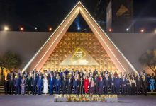 العليمي يشارك في افتتاح المتحف المصري الكبير بحضور دولي واسع