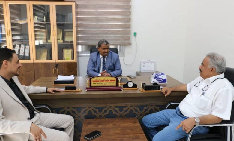 المحولي يطلع على سير العمل في مكتب التعليم الفني والتدريب المهني بعدن