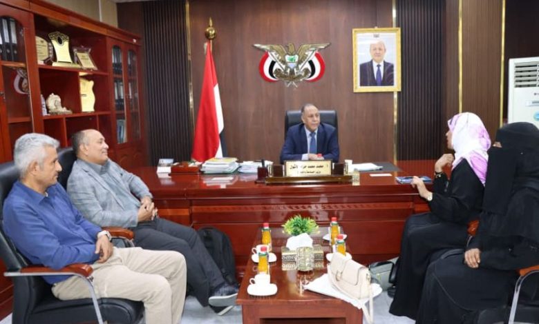 الوزير الاشول يناقش مع رئيسة الجهاز المركزي للإحصاء آليات تحديث قاعدة بيانات المنشآت الصناعية والتجارية