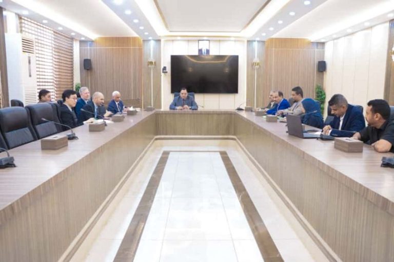 الوزير السقطري يبحث مع وفد البنك الدولي تنفيذ عدد من المشاريع التنموية