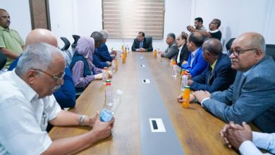 الوزيران السقطري والوالي يتفقدان سير العمل في المشاريع الإنشائية في المجمع الزراعي بعدن