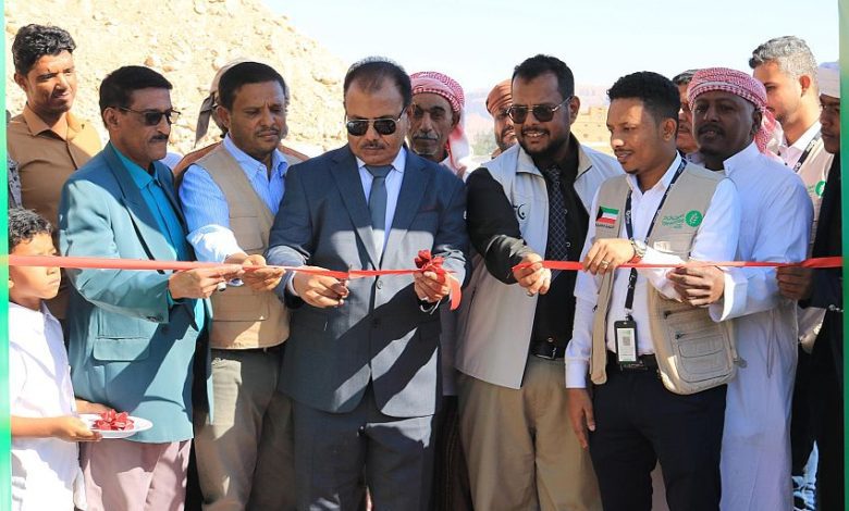 الوكيل العامري يفتتح مشروع مضخة مياه مركز حضرموت بشريوف بتمويل كويتي