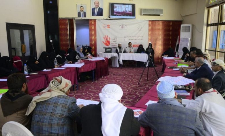 الوكيل الفاطمي يختتم ورشة للخطباء والمرشدين للحد من العنف ضد المرأة ويفتتح بازار نسوي