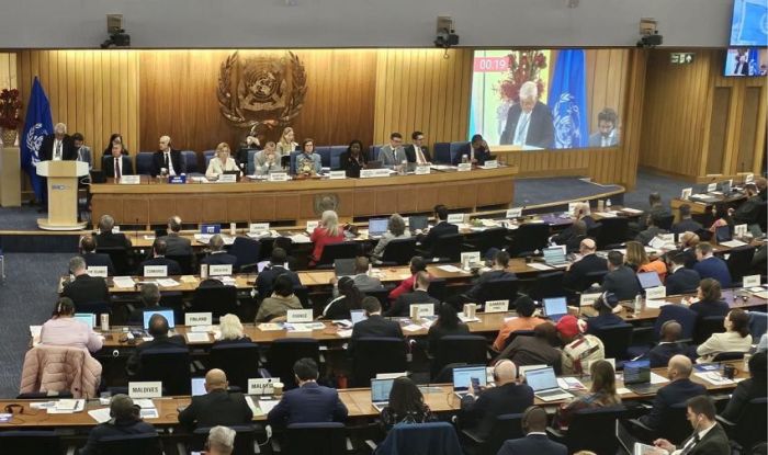 اليمن يجدد التزامه بالسلام ويدعو لمواجهة الإرهاب الحوثي والإيراني في الممرات البحرية