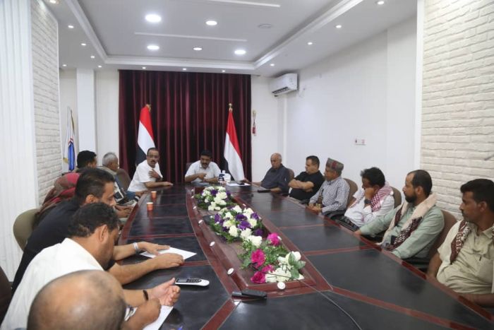 باجيل يلتقي قيادة السلطة المحلية ومشايخ وأعيان الوازعية لاستكمال ترتيبات إحياء الذكرى الثامنة لثورة 2 ديسمبر