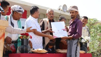 برعاية طارق صالح.. الظرافي وأنعم يكرمان الفائزين بمسابقة الشعر الشعبي في الوازعية بتعز