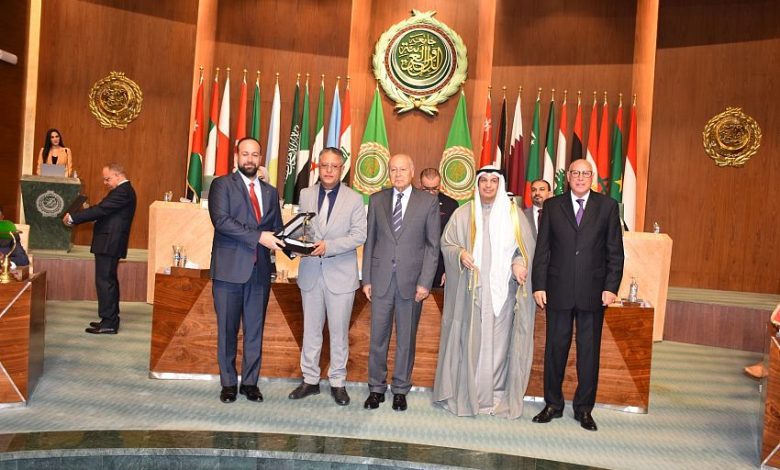 جامعة الدول العربية تكرم المستشار بليغ المخلافي