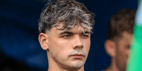 جوان أنايا.. الظهير الشاب الذي يستفيد من أزمة الإصابات في برشلونة أتلتيك