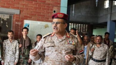 رئيس أركان محور تعز يتفقد الخطوط الأمامية ويشدد على رفع الجاهزية