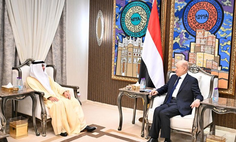 رئيس مجلس القيادة يستقبل سفير دولة الامارات العربية المتحدة