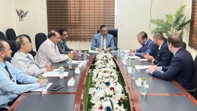 رئيس مصلحة الجمارك يبحث مع مساعد المبعوث الأممي للشؤون الاقتصادية تطوير الإجراءات الجمركية