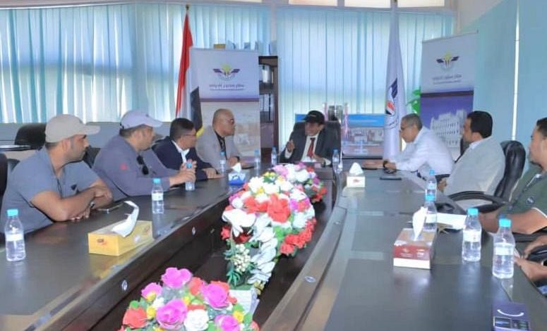 رئيس هيئة الطيران يطلع على سير العمل والمشاريع التطويرية في مطار سيئون الدولي