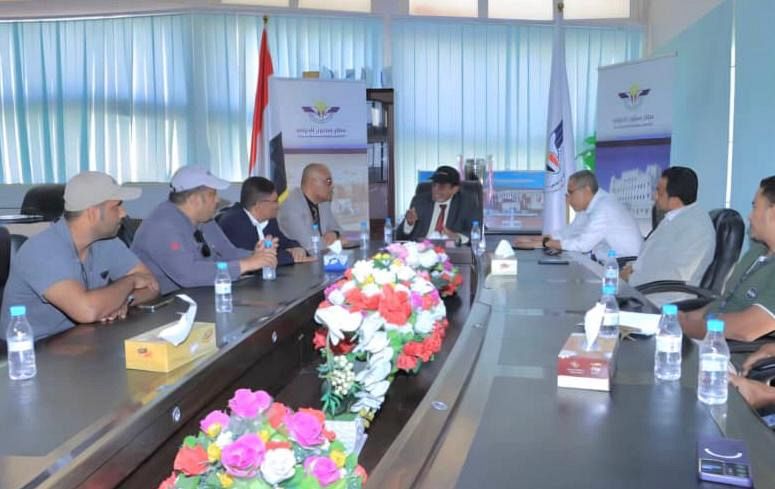 رئيس هيئة الطيران يطلع على سير العمل والمشاريع التطويرية في مطار سيئون الدولي