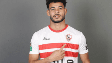 رغم إيقافه.. دونجا يؤازر الزمالك من المدرجات في السوبر المصري بالإمارات