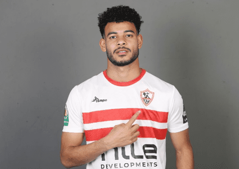 رغم إيقافه.. دونجا يؤازر الزمالك من المدرجات في السوبر المصري بالإمارات