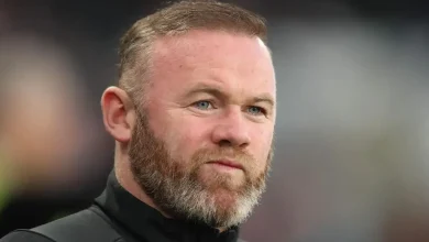 روني يطالب سلوت بإبعاد محمد صلاح عن تشكيلة ليفربول