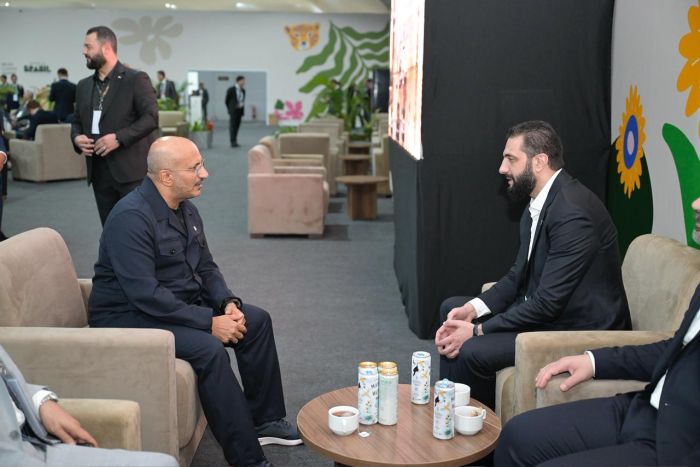 طارق صالح يلتقي الرئيس السوري على هامش قمة المناخ