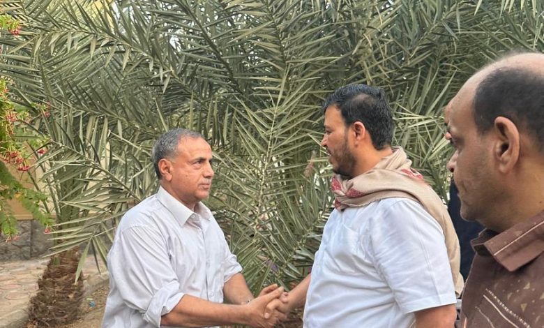 عضو مجلس القيادة الرئاسي، الدكتور عبدالله العليمي يعزي رئيس جامعة عدن في وفاة حفيده