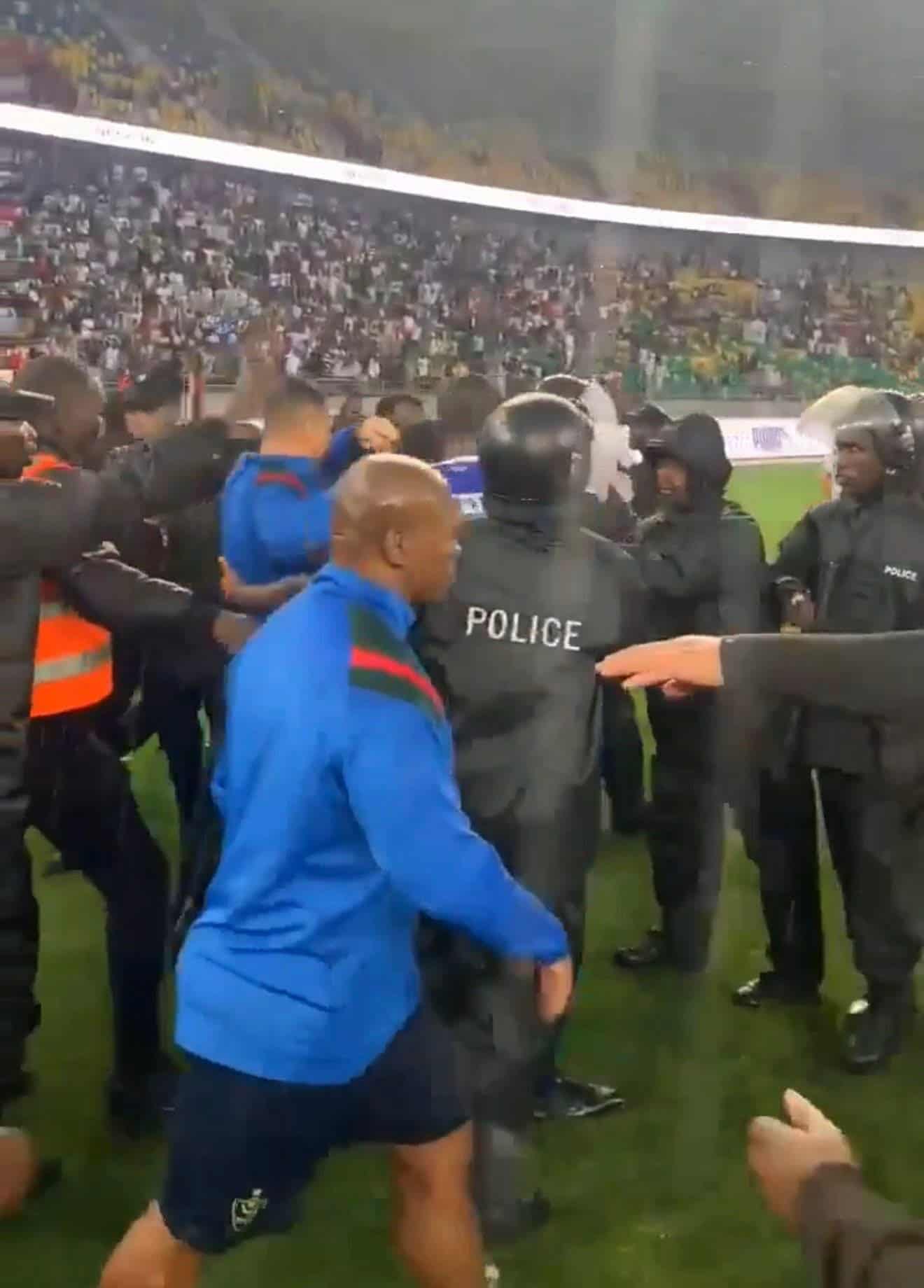 غرامة 15 ألف دولار وإيقاف لاعبه.. الهلال السوداني يرفض عقوبات مباراة مولودية الجزائر