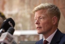 غروندبرغ: استمرار احتجاز موظفي الأمم المتحدة لدى الحوثيين يعرقل إيصال المساعدات الإنسانية