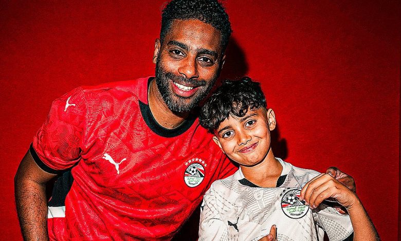 كاف يكشف عن تيشيرت منتخب مصر الأساسى في الكان – كل الكورة