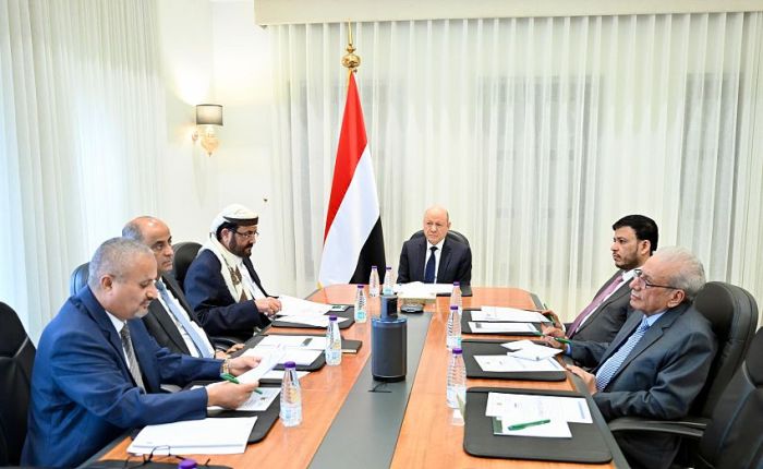 مجلس القيادة الرئاسي يرحب بقرار مجلس الأمن تجديد ولاية فريق الخبراء