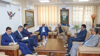 محافظ البنك المركزي يبحث مع السفير الروسي تعزيز التعاون المالي والاقتصادي