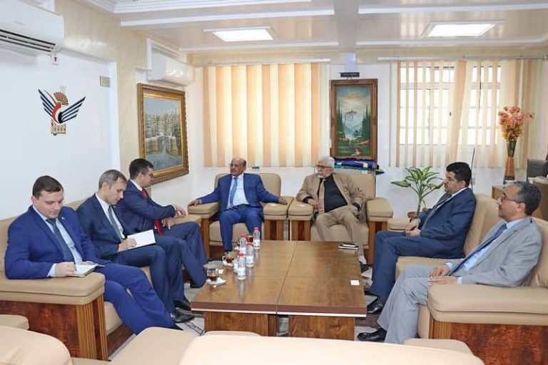 محافظ البنك المركزي يبحث مع السفير الروسي تعزيز التعاون المالي والاقتصادي