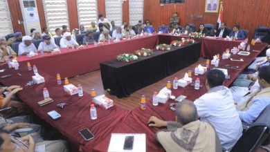 محافظ المهرة يترأس اجتماعًا استثنائياً مشتركًا للمجلس المحلي والمكتب التنفيذي