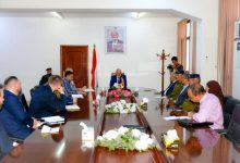 محافظ تعز يبحث مع فريق أممي جهود بناء السلام وتعزيز الاستقرار في المحافظة