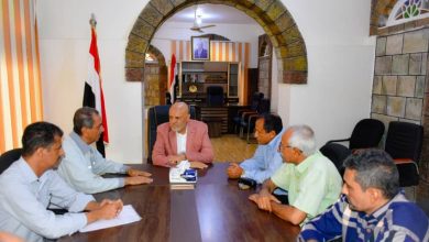 محافظ تعز يلتقي الفريق الهندسي لإعداد دراسة محطة كهرباء عصيفرة