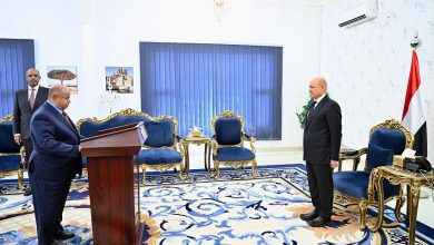 محافظ حضرموت يؤدي اليمين الدستورية امام رئيس مجلس القيادة الرئاسي