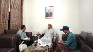 محافظ سقطرى يؤكد أهمية تعزيز الشراكة في المشاريع البيئية ويتفقد تجهيزات مبنى السلطة المحلية