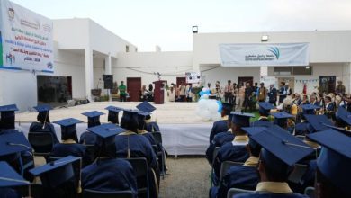 محافظ سقطرى يشهد حفل تخرج الدفعة الأولى من طلاب جامعة أرخبيل سقطرى