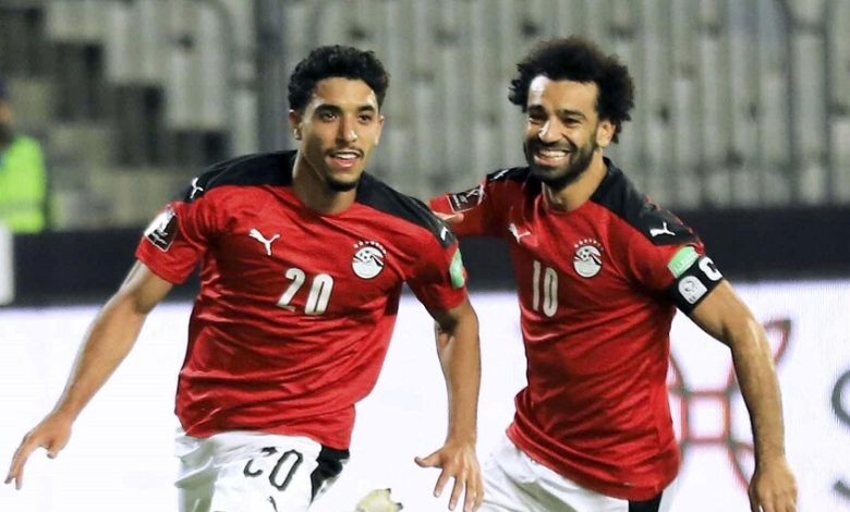 محمد صلاح ونجوم منتخب مصر يهنئون مرموش بسبب الخطوبة – كل الكورة