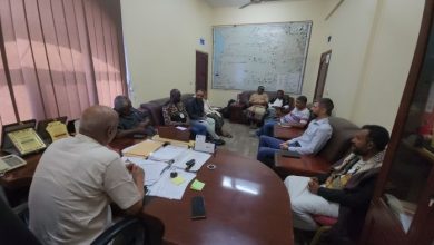 مدير عام المخا يناقش ترتيبات إطلاق حملة نظافة بالمديرية استعدادًا للاحتفاء بذكرى ثورة 2ديسمبر