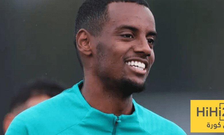 مركز جديد لـ إيزاك مع ليفربول