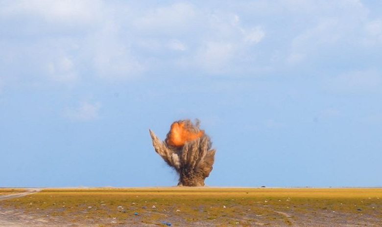 "مسام" يتلف 4100 لغماً وقنبلة ومخلفات حربية في باب المندب