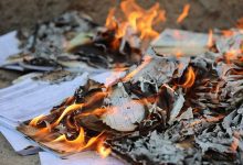 مصلحة الأحوال المدنية تتلف أوراقاً ثبوتية قديمة ضبطت أثناء تهريبها من مناطق ميليشيات الحوثي الارهابية