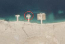 مليشيا الحوثي تنقل حركة الملاحة التجارية من ميناء الحديدة إلى رأس عيسى