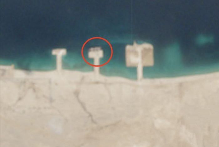 مليشيا الحوثي تنقل حركة الملاحة التجارية من ميناء الحديدة إلى رأس عيسى